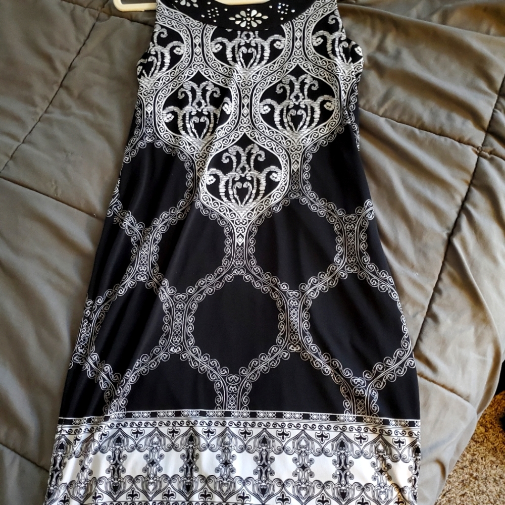 Mid length embellished black and white dress size 6